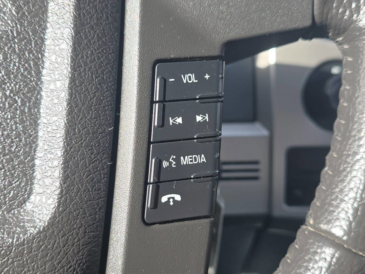 Used 2013 Ford F150 Lariat w/ Lariat Chrome Pkg image 21