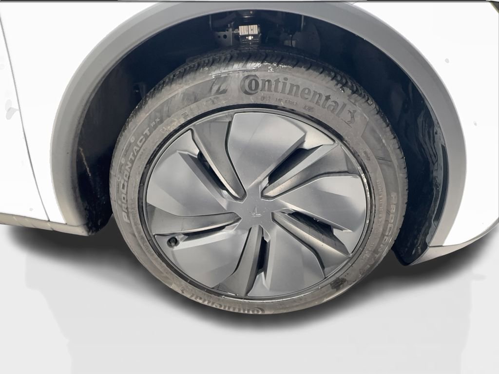 Used 2026 Tesla Model Y 2WD image 13
