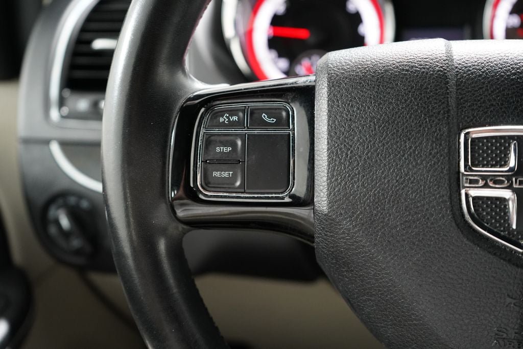 Used 2019 Dodge Grand Caravan SXT FWD image 25