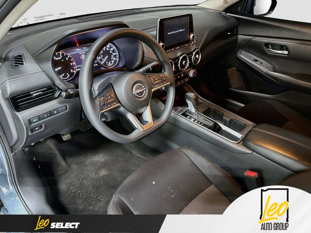 Used 2025 Nissan Sentra SV FWD image 12