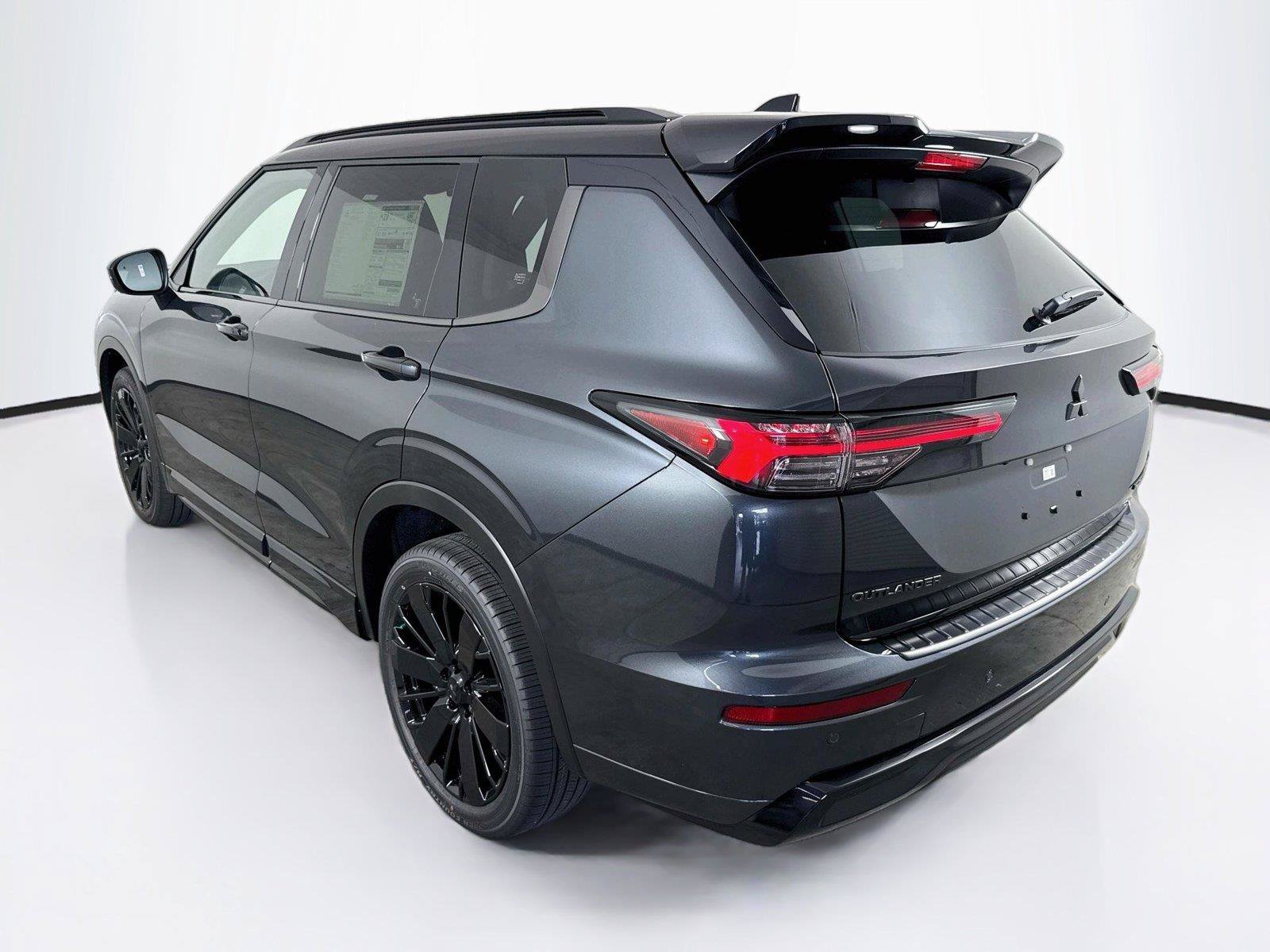 New 2026 Mitsubishi Outlander SEL FWD image 3
