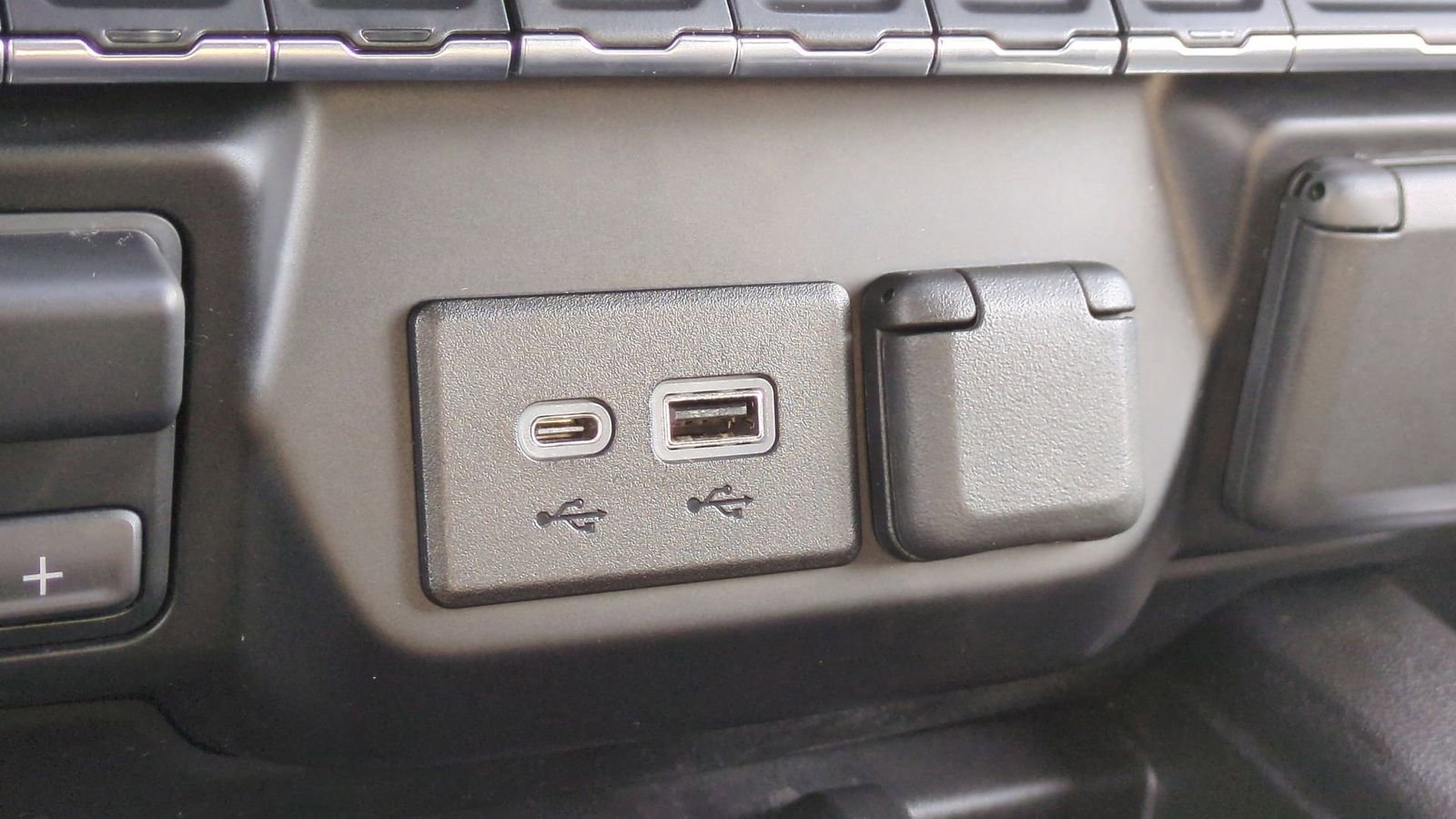 Used 2022 GMC Sierra 2500 Denali w/ Denali Ultimate Package image 38