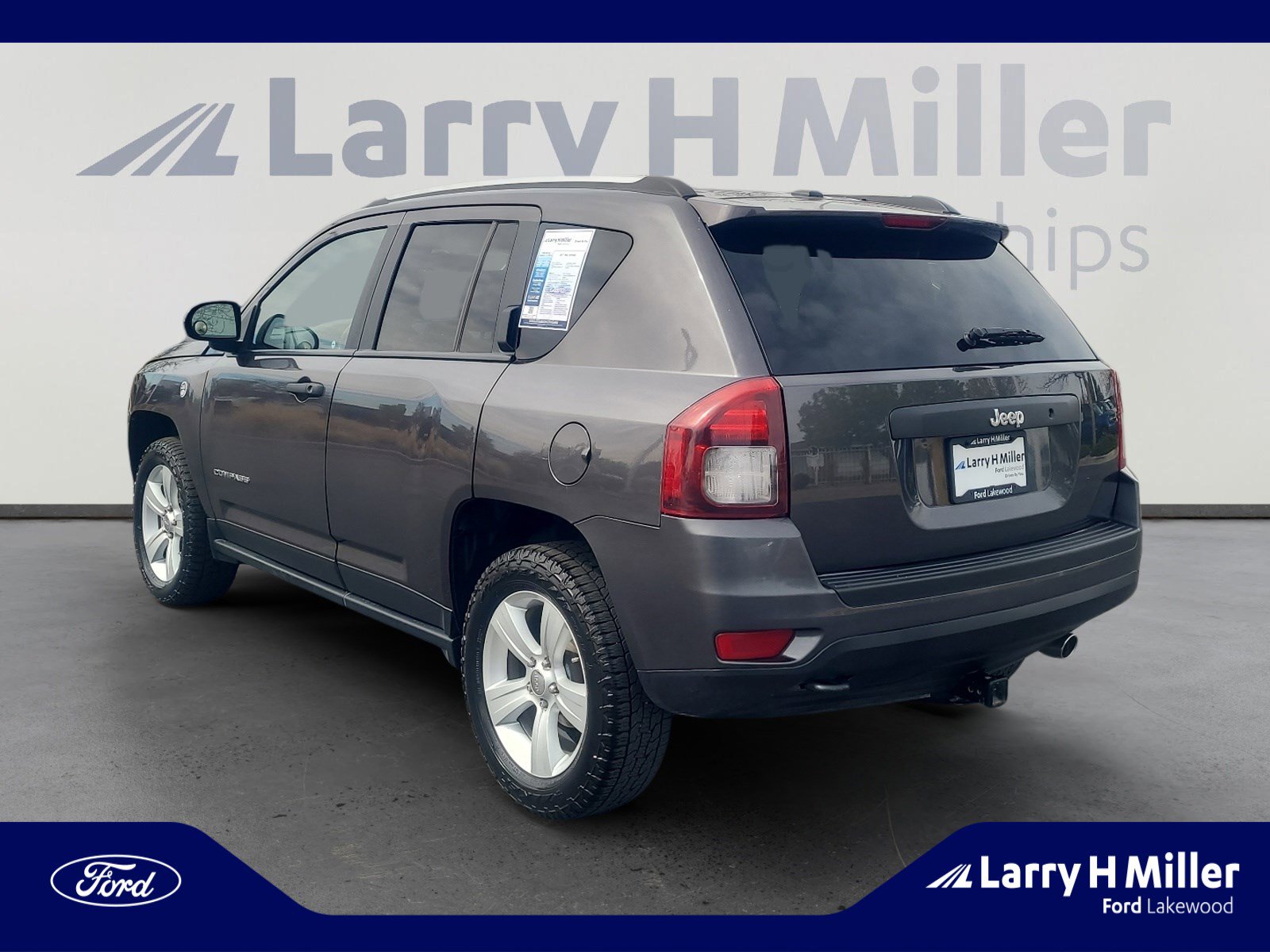 Used 2017 Jeep Compass Sport image 3