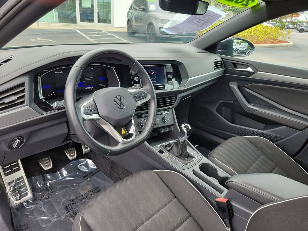Used 2024 Volkswagen Jetta Sport image 19