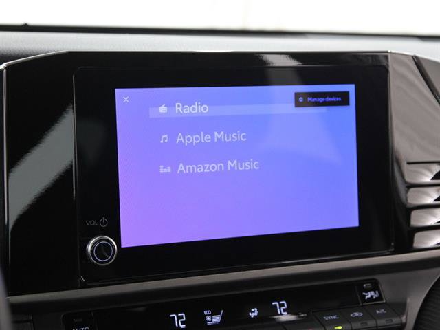 Used 2025 Toyota Camry SE image 11