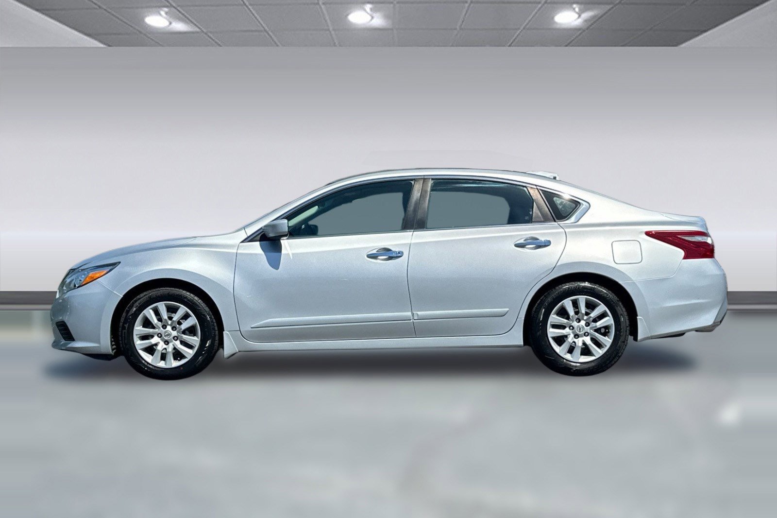 Used 2018 Nissan Altima 2.5 S w/ S Convenience Package image 2