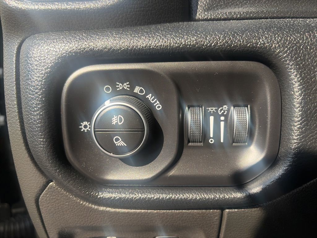 Used 2019 RAM 1500 Big Horn image 14