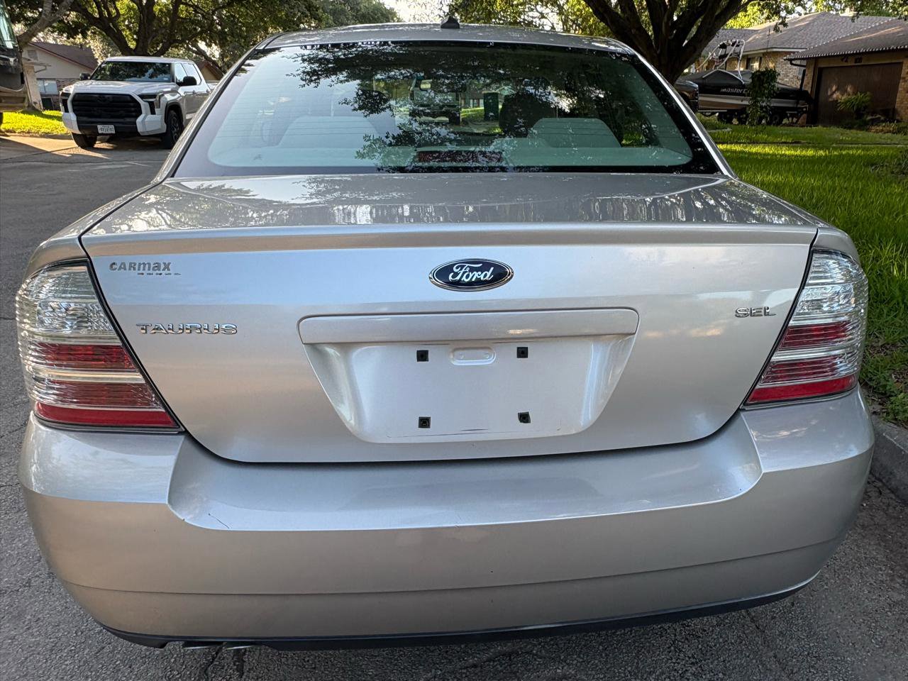 Used 2008 Ford Taurus SEL FWD image 3