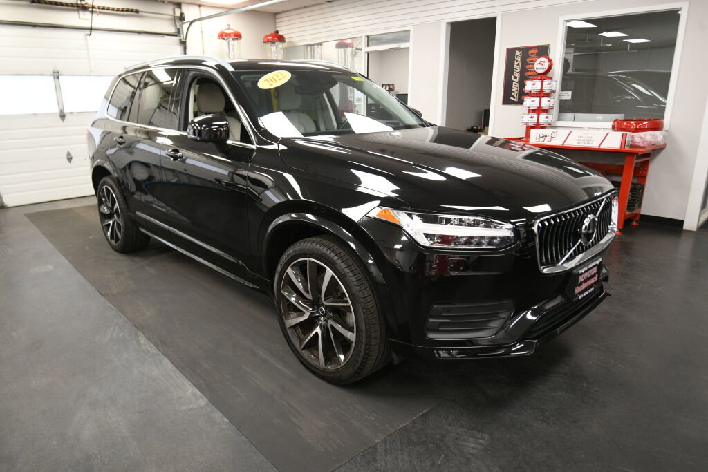 Used 2022 Volvo XC90 T6 Momentum w/ Advanced Package AWD/4WD image 2