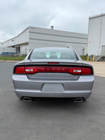 Used 2014 Dodge Charger SE RWD image 5