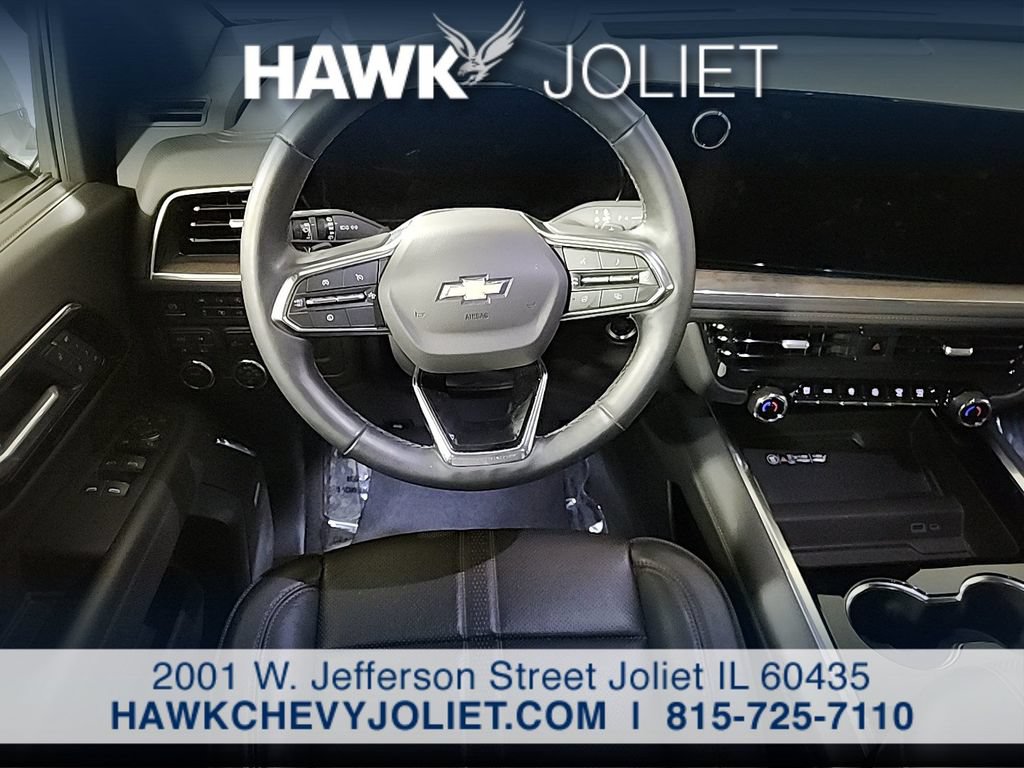 Used 2025 Chevrolet Suburban High Country AWD/4WD image 13