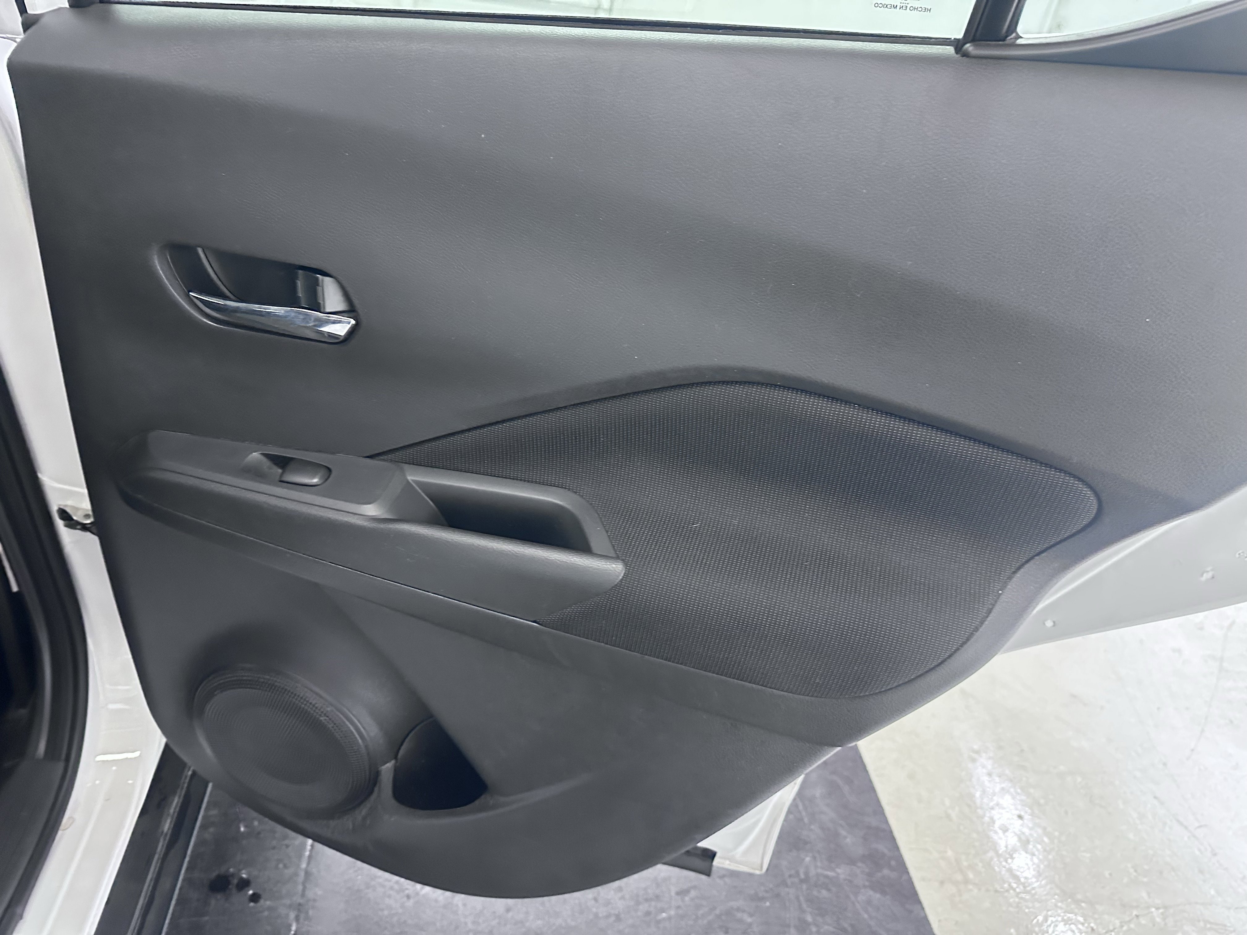 Used 2021 Nissan Kicks SV image 30