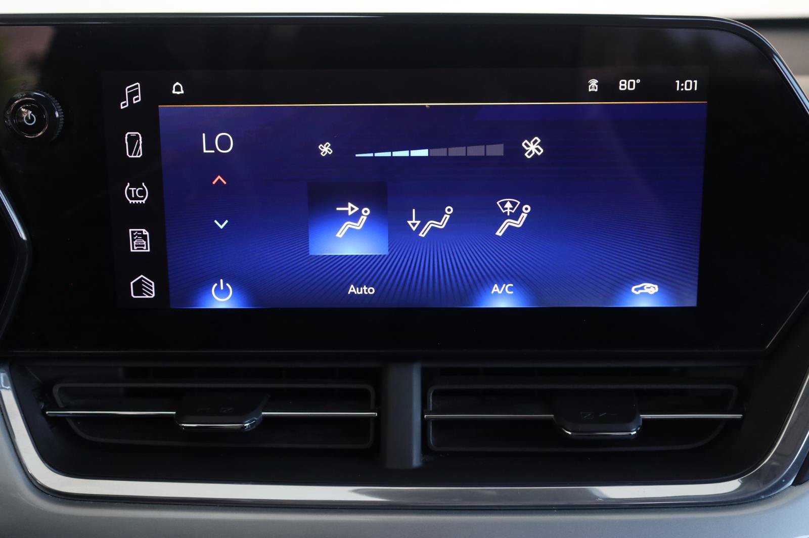 Used 2024 Chevrolet Trax LT FWD image 37