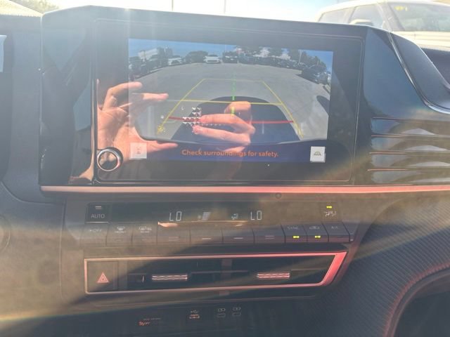 Used 2025 Toyota Camry SE FWD image 11