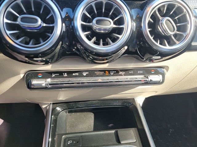 Used 2021 Mercedes-Benz GLB 250 4MATIC image 12