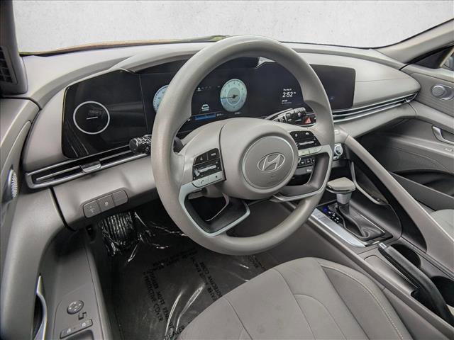 Used 2024 Hyundai Elantra SEL FWD image 10