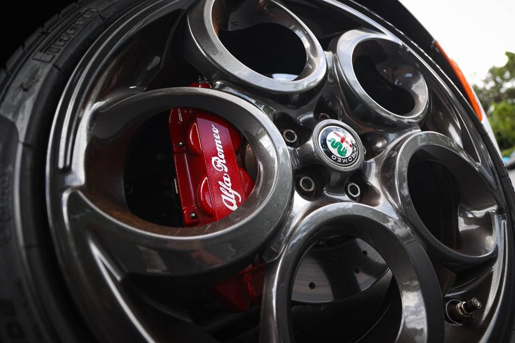 Used 2017 Alfa Romeo 4C Coupe w/ Coupe Track Package 1 RWD image 15