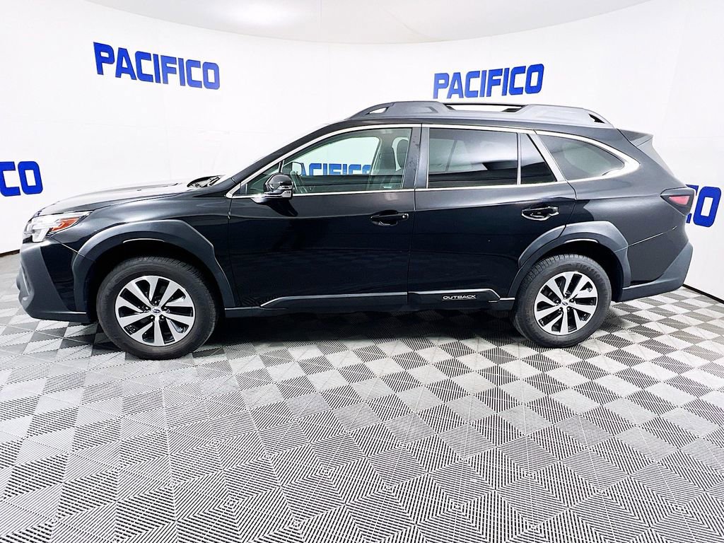 Used 2023 Subaru Outback Premium AWD/4WD image 4