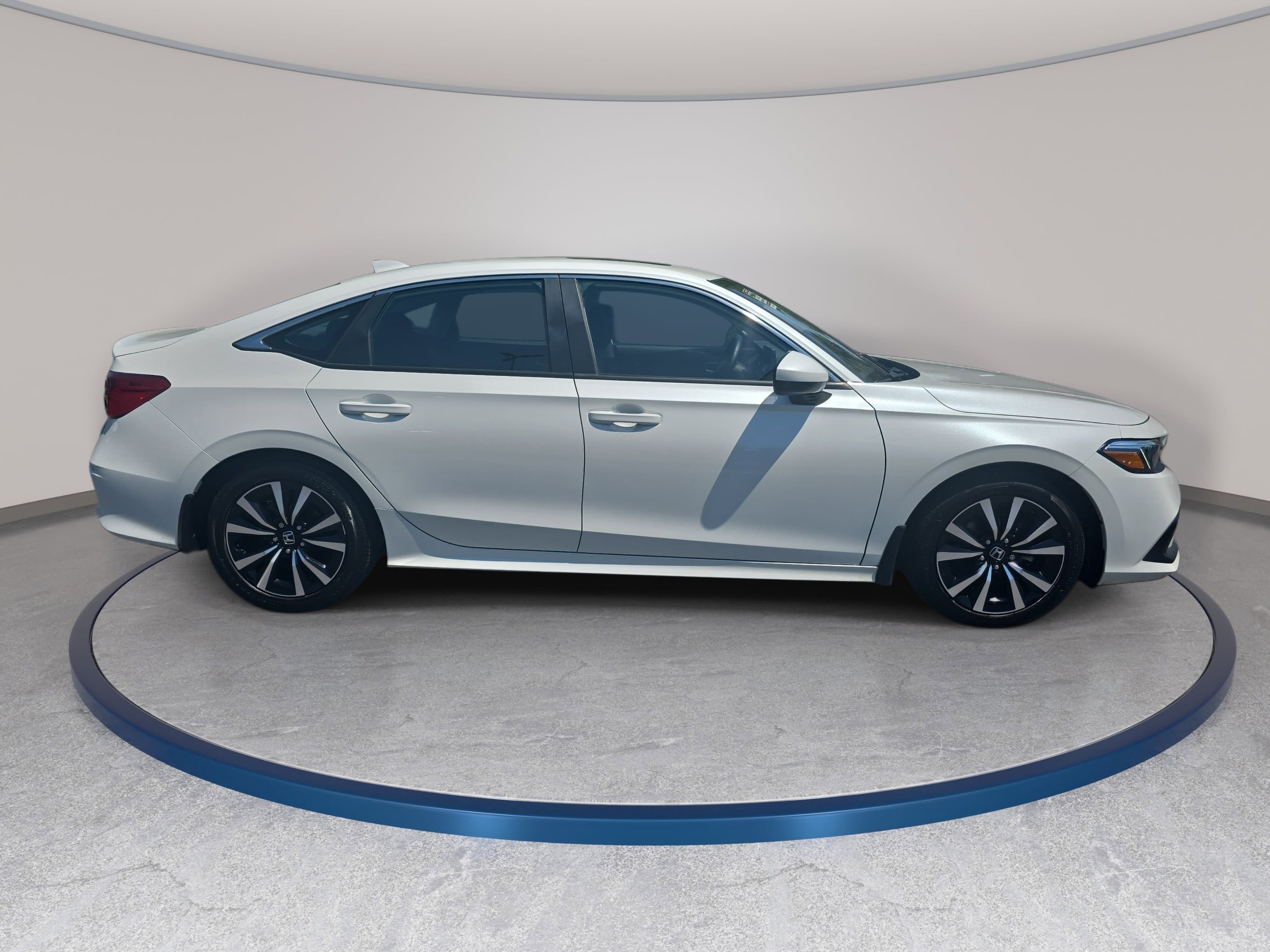 Used 2024 Honda Civic EX image 4