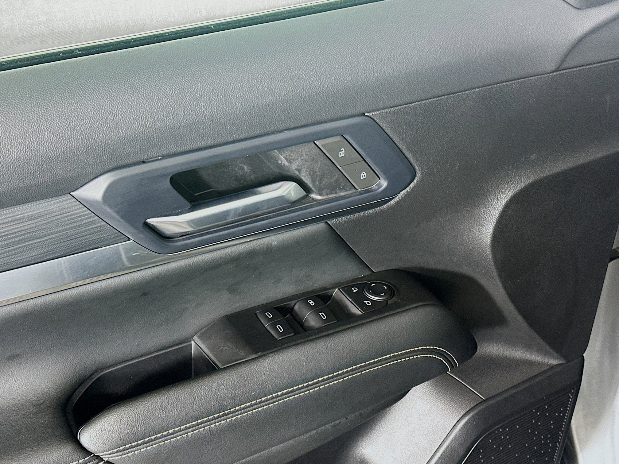 Used 2025 GMC Terrain Elevation image 15