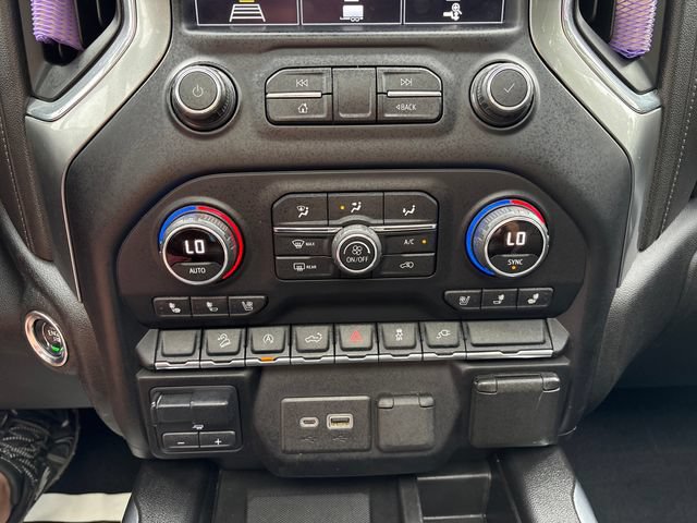 Used 2020 Chevrolet Silverado 1500 LTZ w/ LTZ Convenience Package AWD/4WD image 18