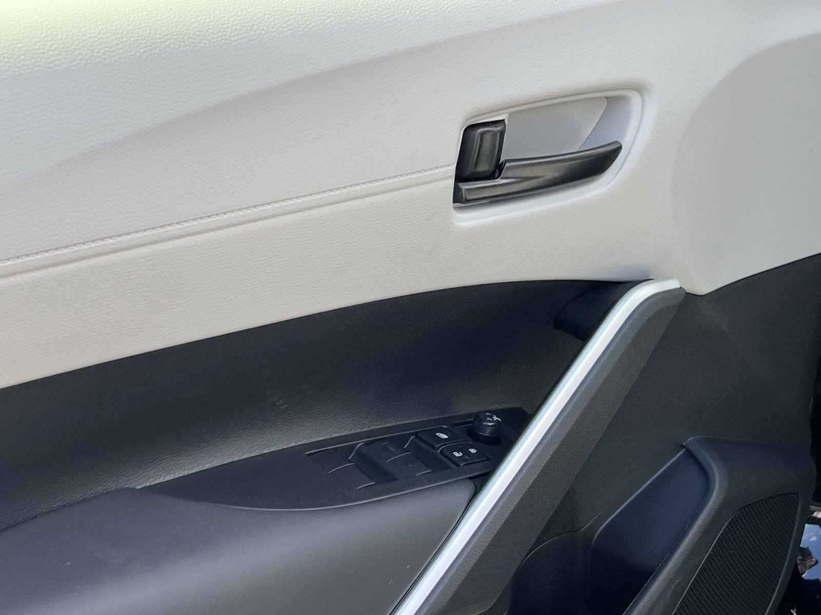 New 2026 Toyota Corolla Cross LE image 10