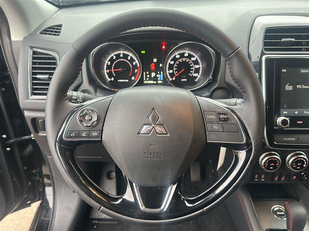 Used 2026 Mitsubishi Outlander Sport LE AWD/4WD image 15