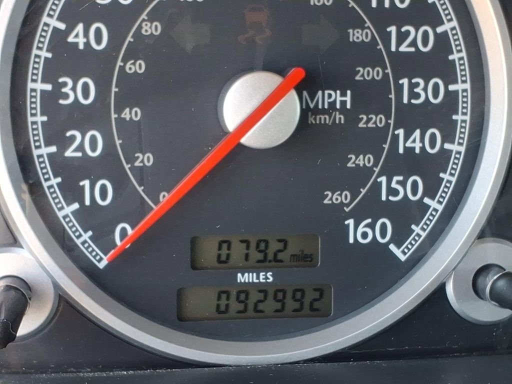 Used 2008 Chrysler Crossfire Limited image 15