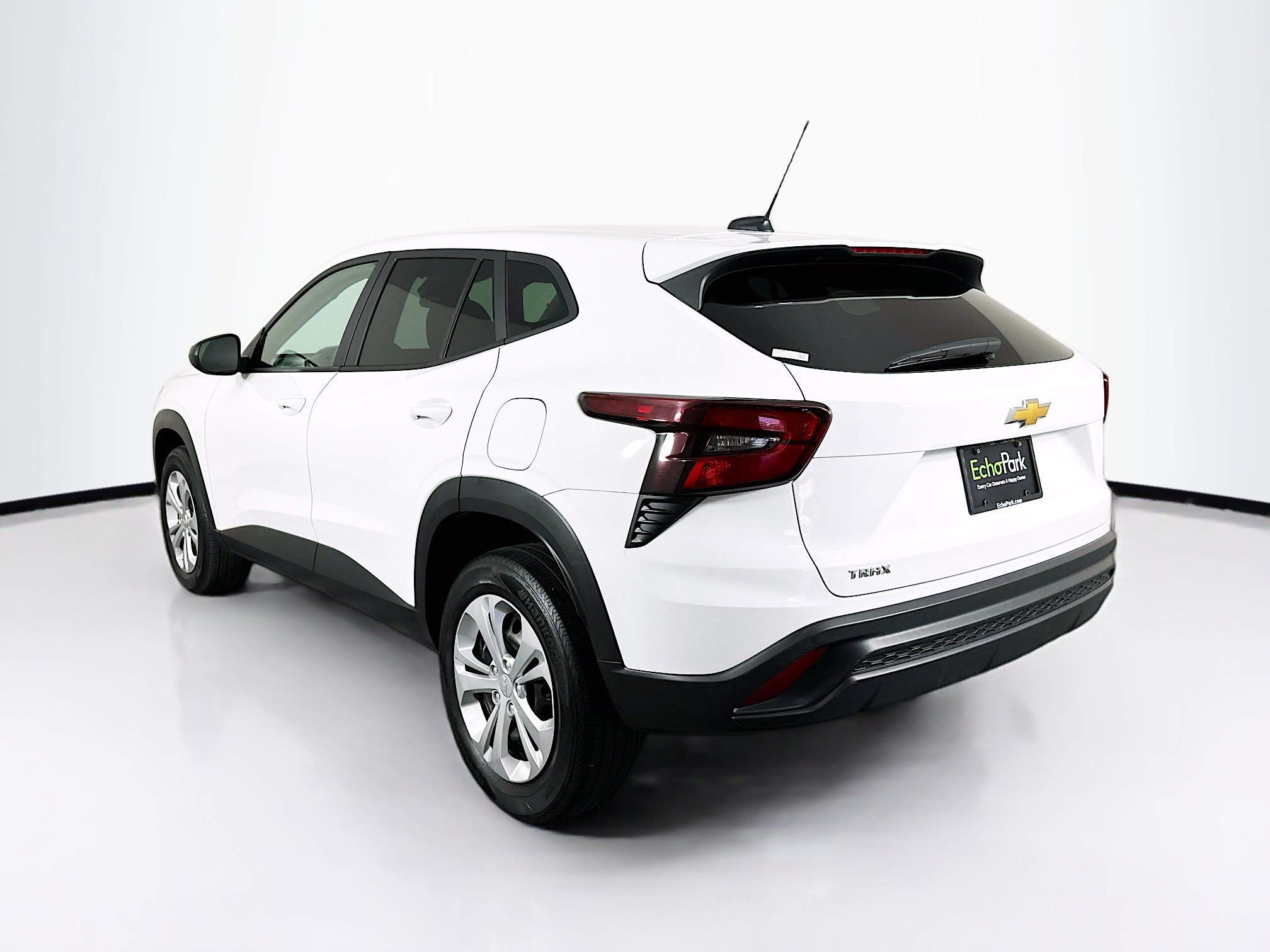Used 2024 Chevrolet Trax LS FWD image 5