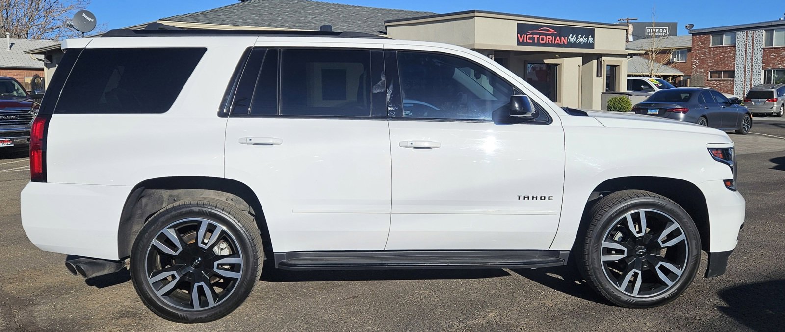 Used 2019 Chevrolet Tahoe Premier w/ RST 6.2L Performance Edition AWD/4WD image 3