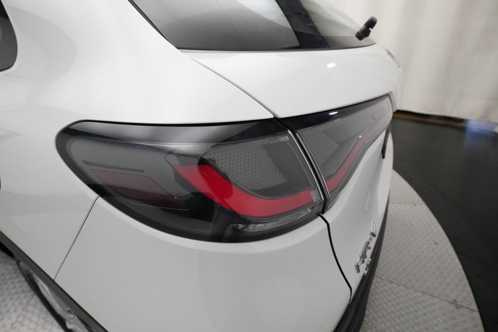 Certified 2023 Honda HR-V LX image 31