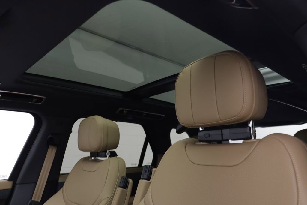 New 2026 Land Rover Range Rover Sport SE AWD/4WD image 15