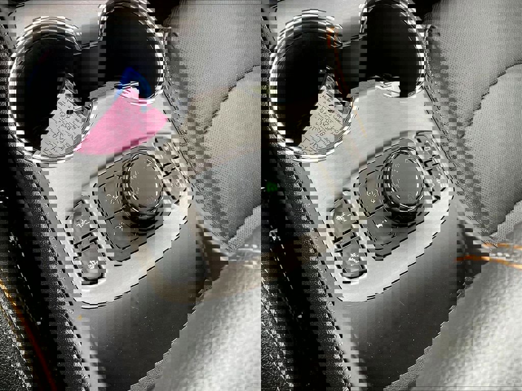 Used 2024 GMC Terrain AT4 image 33