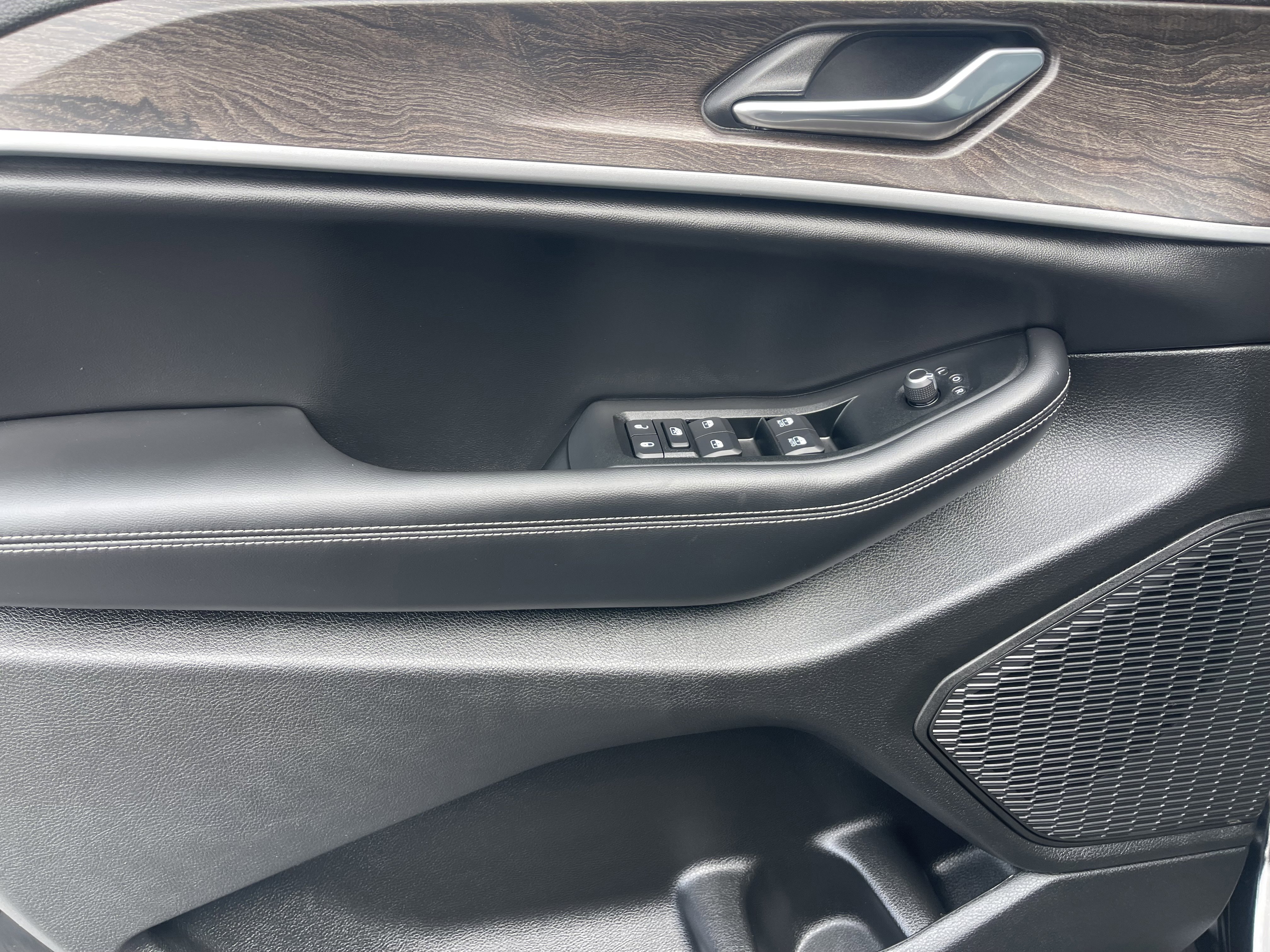 New 2026 Jeep Grand Cherokee Altitude AWD/4WD image 15