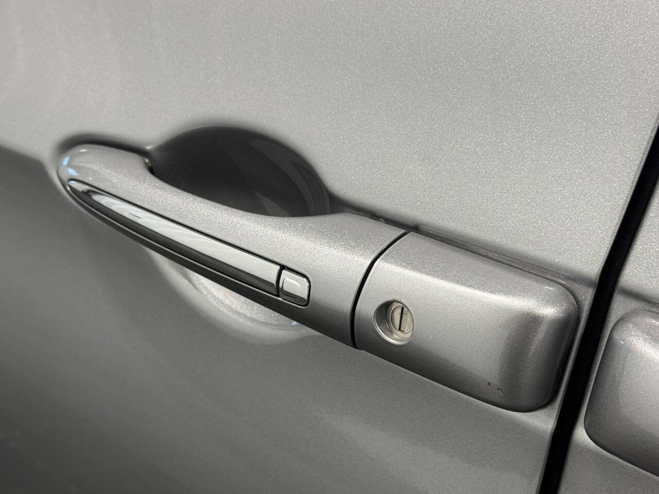 Used 2018 Chrysler Pacifica Touring-L FWD image 6