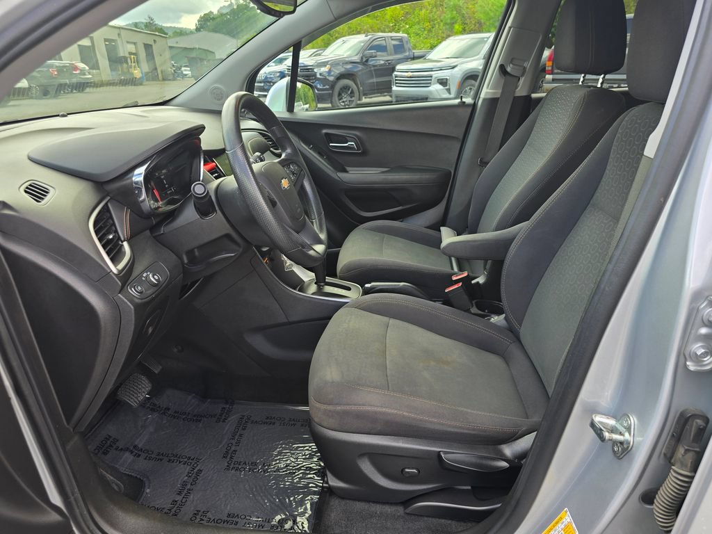 Certified 2020 Chevrolet Trax LS w/ Tint and Cruise Package AWD/4WD image 4