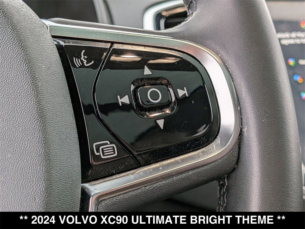 Used 2024 Volvo XC90 B6 Ultimate w/ Lounge Package image 9