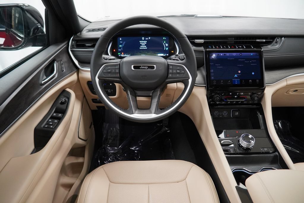 Certified 2025 Jeep Grand Cherokee Limited 4xe w/ Luxury Tech Group II AWD/4WD image 25
