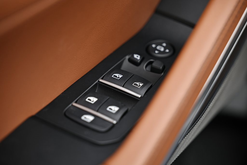 New 2026 BMW X6 M60i w/ Executive Package image 18