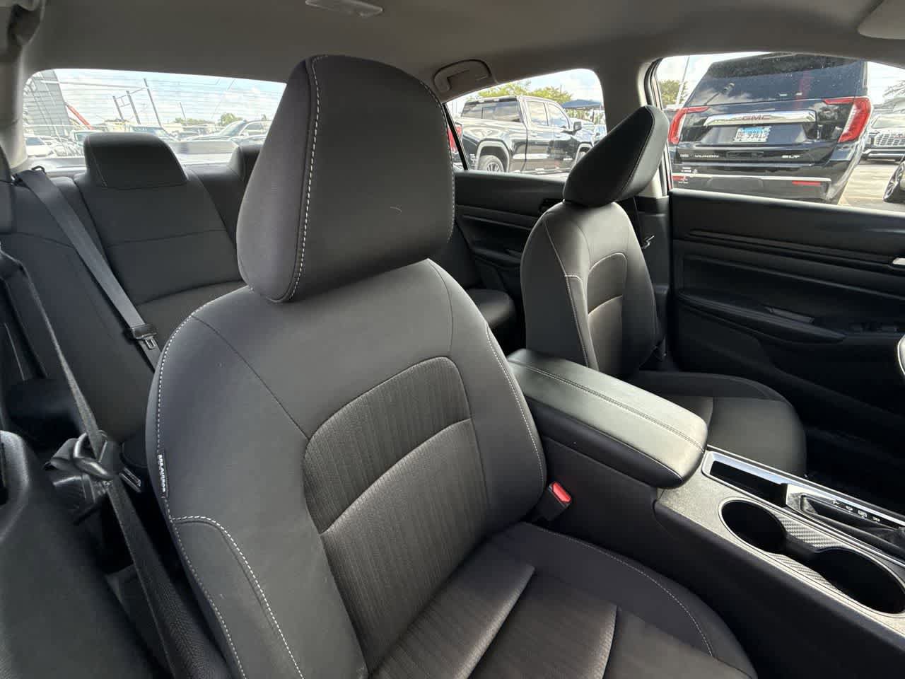 Used 2025 Nissan Altima 2.5 SV FWD image 27