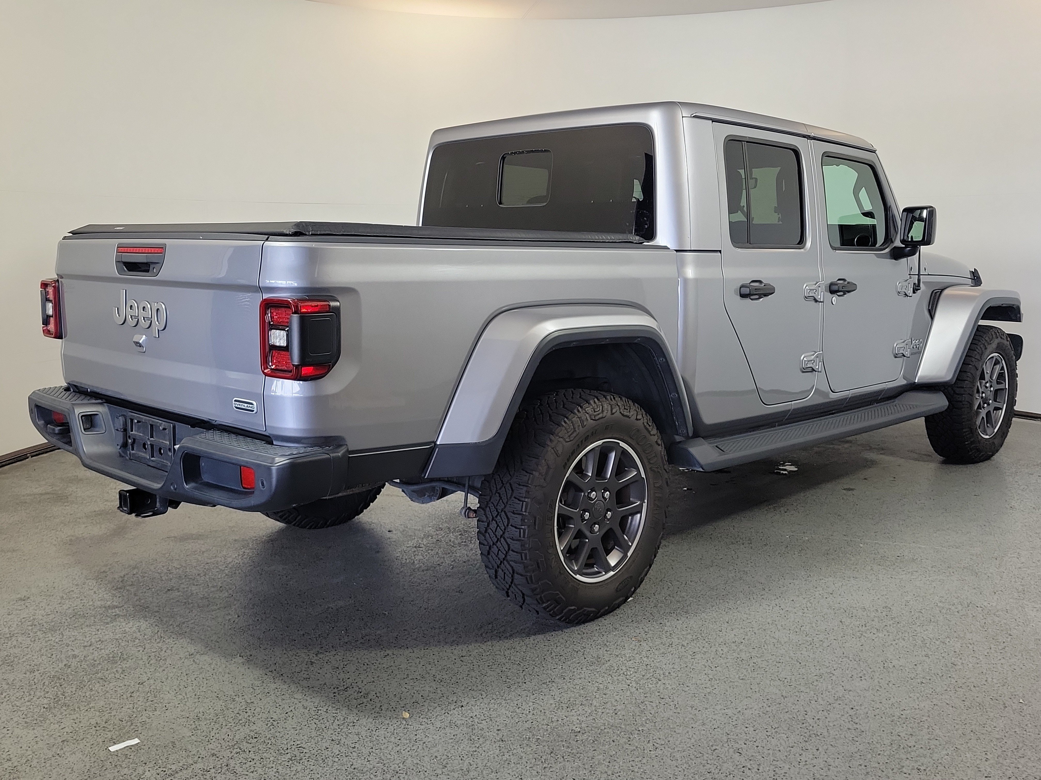 Used 2020 Jeep Gladiator Overland AWD/4WD image 6