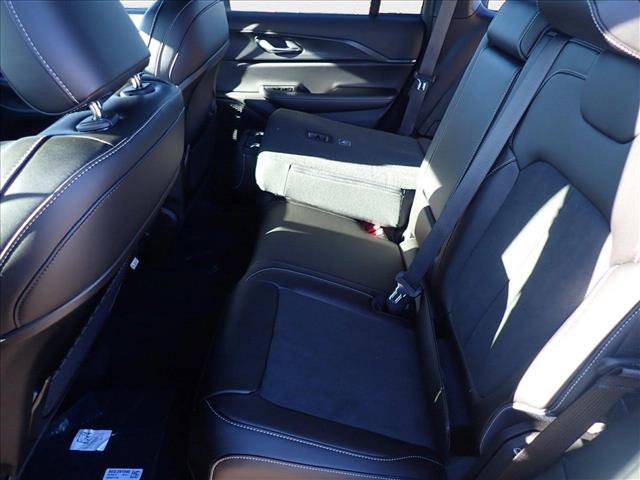 New 2025 Jeep Grand Cherokee Altitude image 10