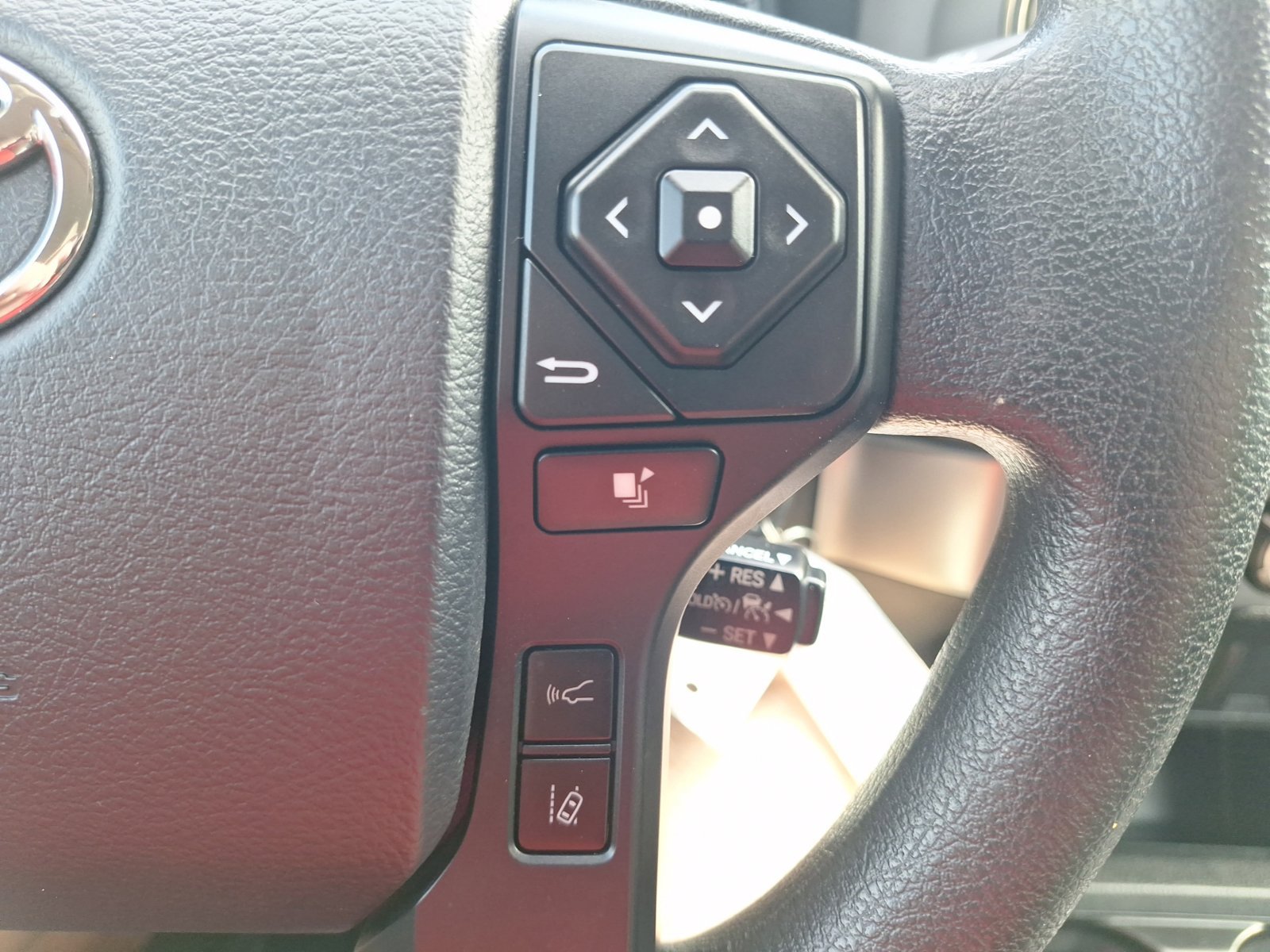 Used 2020 Toyota Tacoma SR AWD/4WD image 20