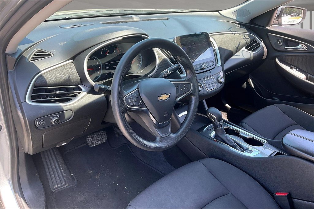 Used 2024 Chevrolet Malibu LT FWD image 16