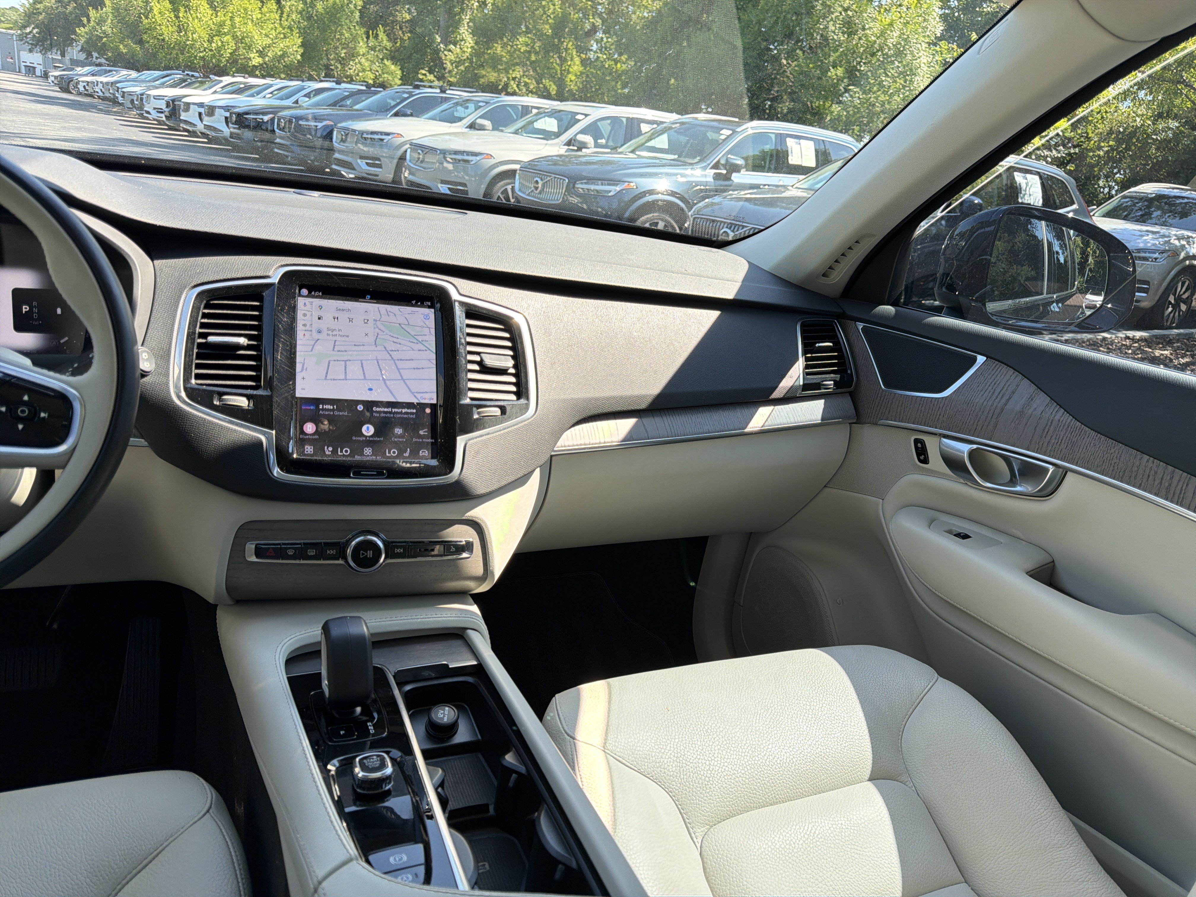 Certified 2023 Volvo XC90 B5 Plus AWD/4WD image 31