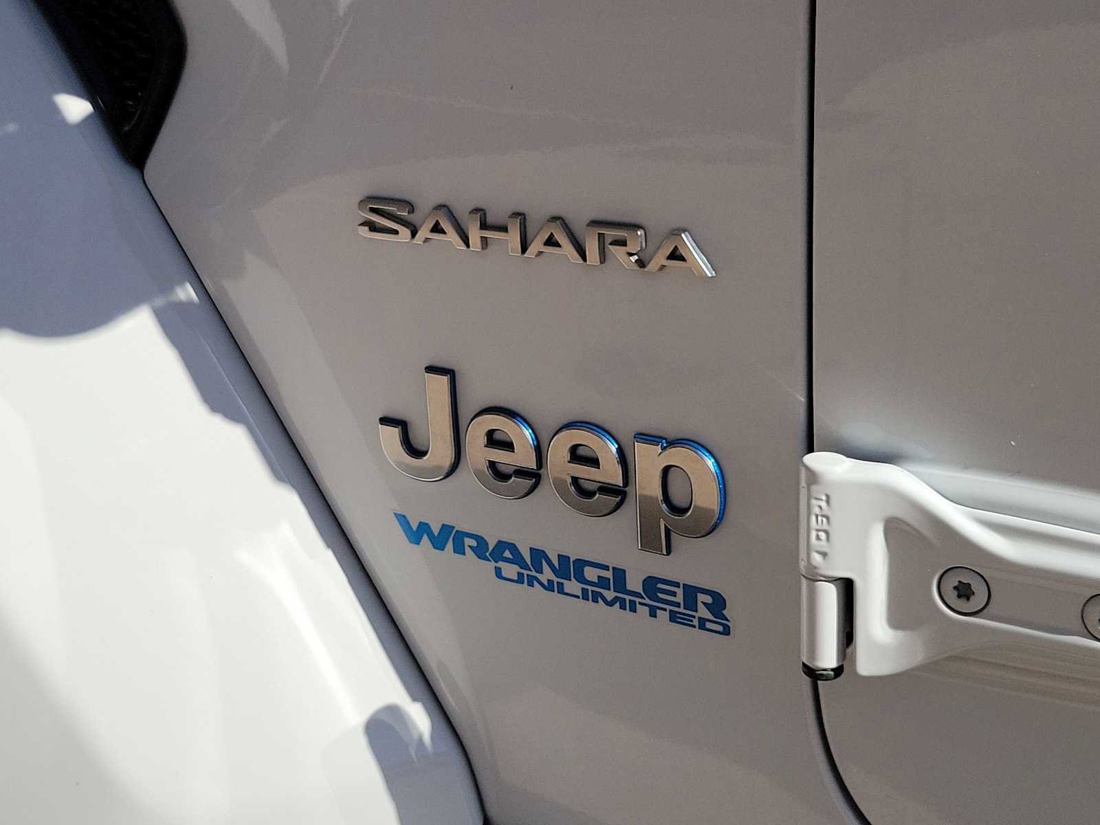 Used 2022 Jeep Wrangler Unlimited Sahara AWD/4WD image 11