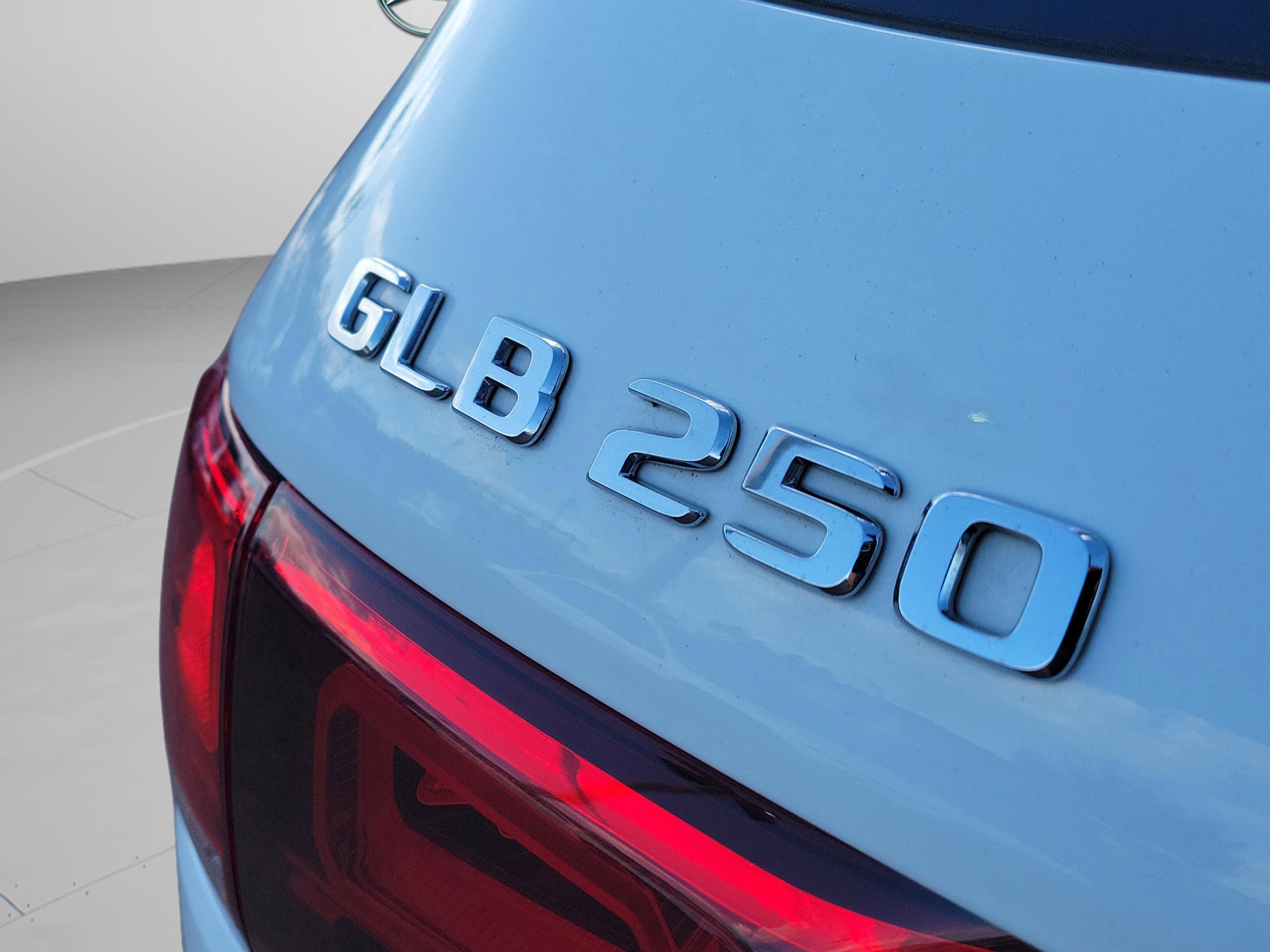 Certified 2022 Mercedes-Benz GLB 250 image 33