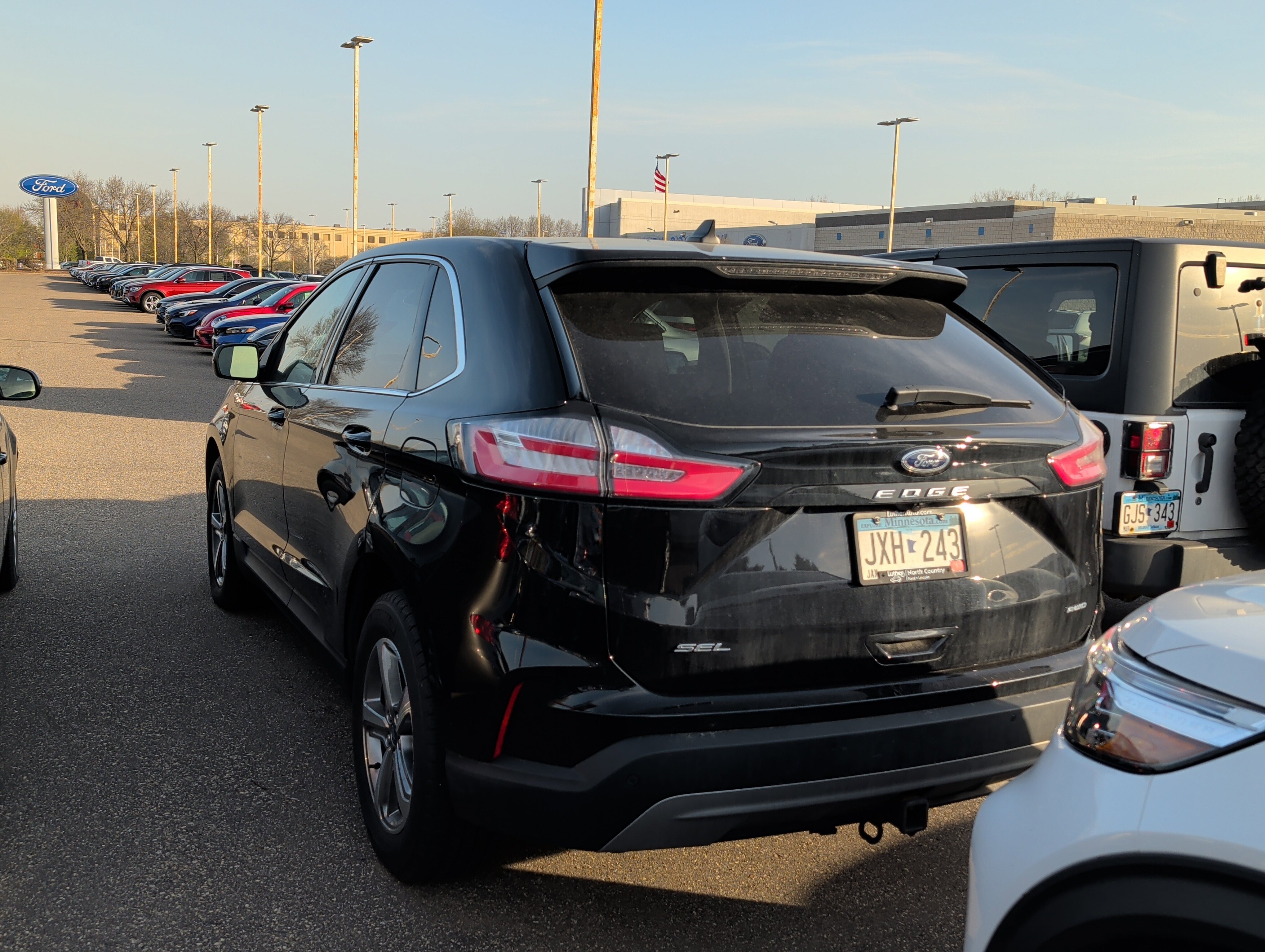 Used 2022 Ford Edge SEL w/ Convenience Package AWD/4WD image 4