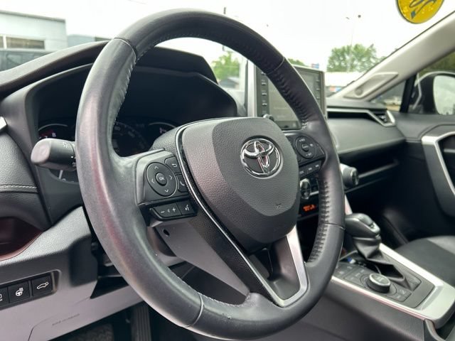 Used 2019 Toyota RAV4 Limited w/ Advanced Technology Package AWD/4WD image 35