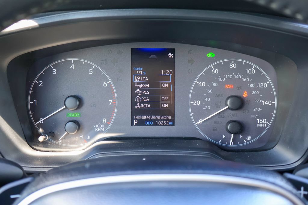 Used 2025 Toyota Corolla Cross AWD Hybrid image 13